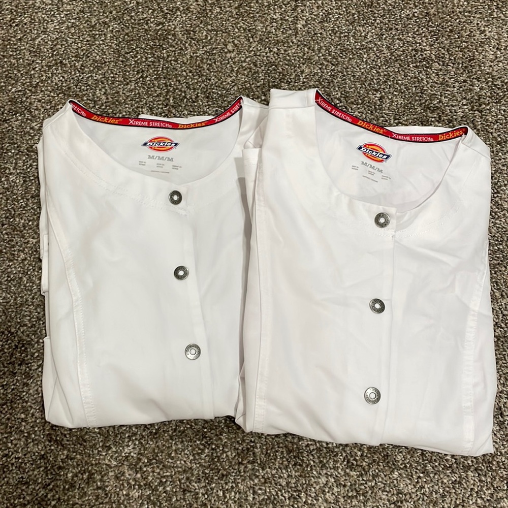 Medium dickies scrub jackets